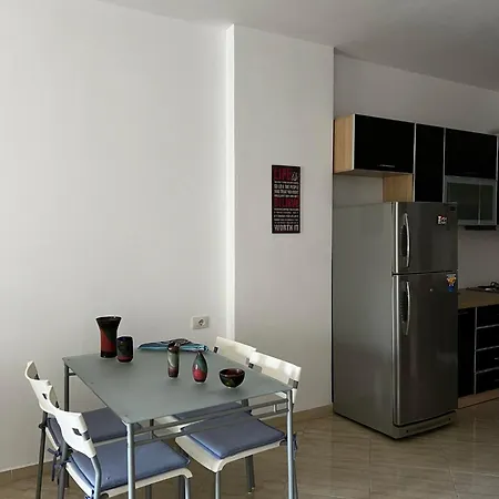 Fifi's Apartment